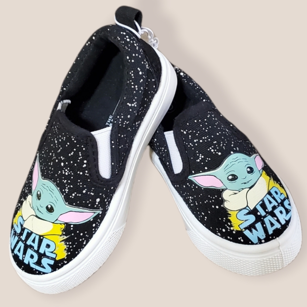 Disney' Star Wars MANDALORIAN GROKU NWOT Toddler Slipon sneakers